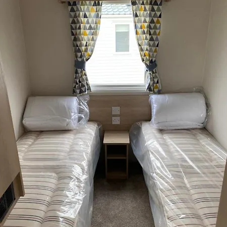 Charming 3-Bed Holiday Home At Primrose Valley 펜션 파일리