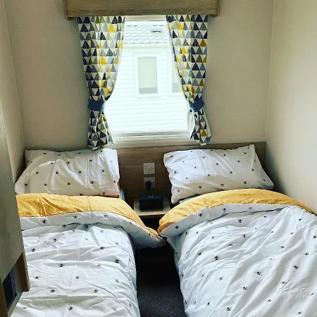 펜션 Charming 3-Bed Holiday Home At Primrose Valley
